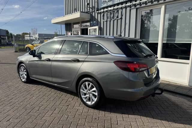 Opel Astra (2021) thumbnail 2