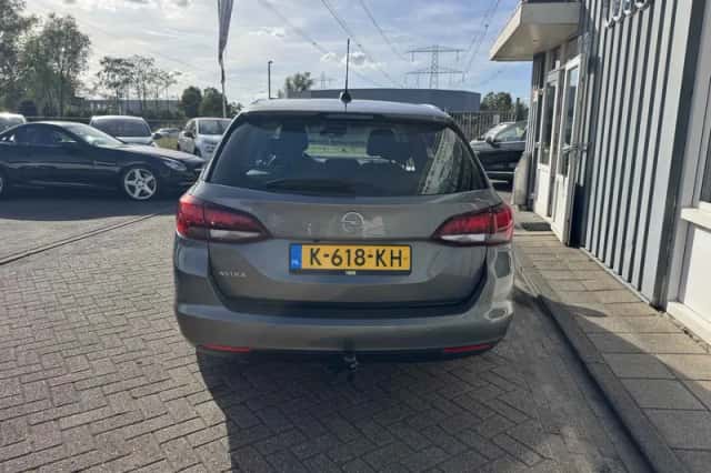 Opel Astra (2021) thumbnail 3