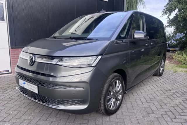 Volkswagen Multivan (2022) thumbnail 2