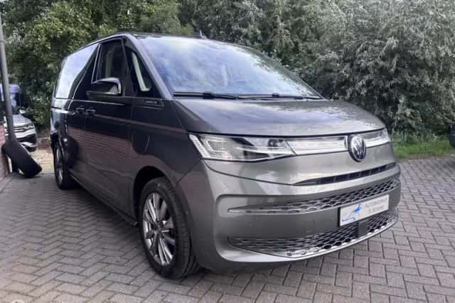 Volkswagen Multivan (2022) thumbnail 4