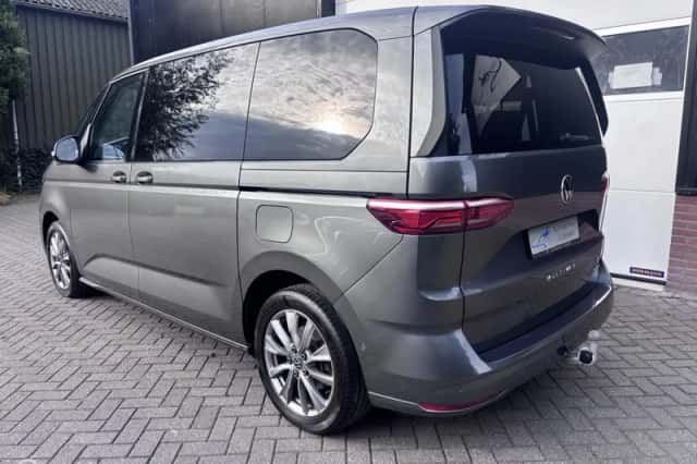 Volkswagen Multivan (2022) thumbnail 6