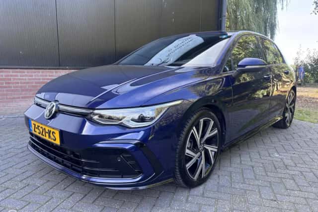Volkswagen Golf (2021) thumbnail 2