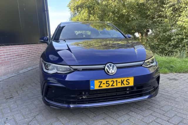 Volkswagen Golf (2021) thumbnail 3