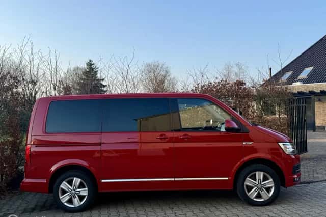 Volkswagen Transporter (2017) thumbnail 1