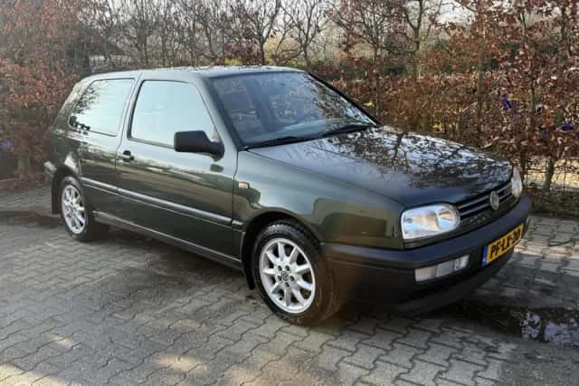 Volkswagen Golf (1996) thumbnail 5