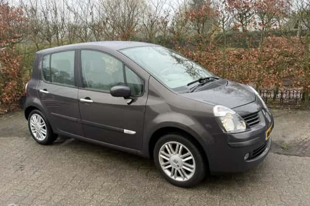Renault Modus (2007) thumbnail 2