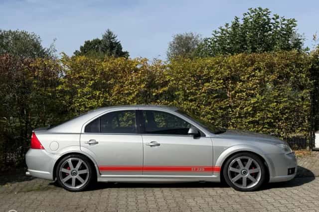 Ford Mondeo (2002) thumbnail 1