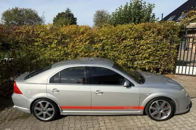 Ford Mondeo (2002) thumbnail 3