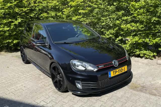 Volkswagen Golf (2011) thumbnail 3