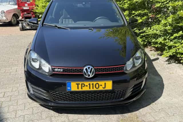 Volkswagen Golf (2011) thumbnail 4
