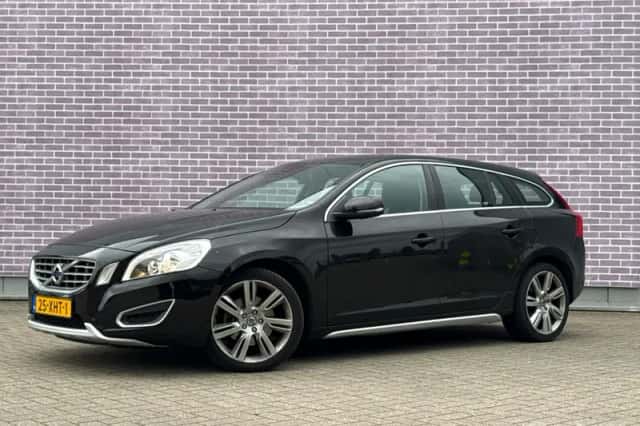 Volvo V60 (2012) thumbnail 1