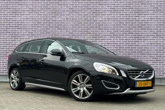 Volvo V60 (2012) thumbnail 2