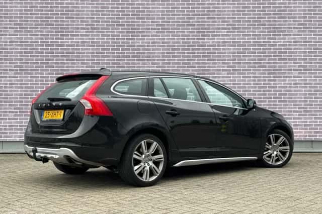 Volvo V60 (2012) thumbnail 3