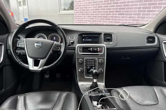 Volvo V60 (2012) thumbnail 5