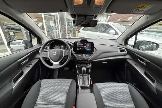 Suzuki S-Cross (2026) thumbnail 3