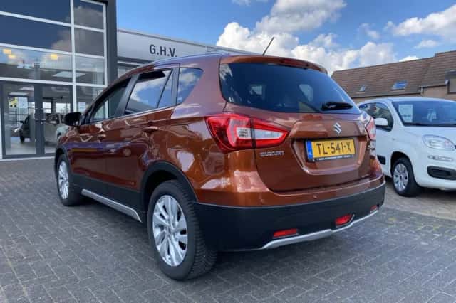 Suzuki S-Cross (2018) thumbnail 2