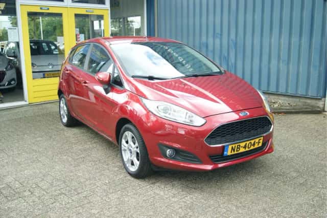 Ford Fiesta (2016) thumbnail 2