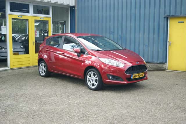 Ford Fiesta (2016) thumbnail 4