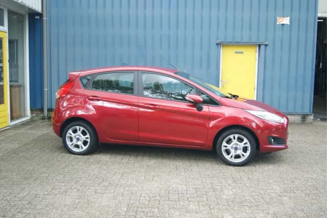 Ford Fiesta (2016) thumbnail 6
