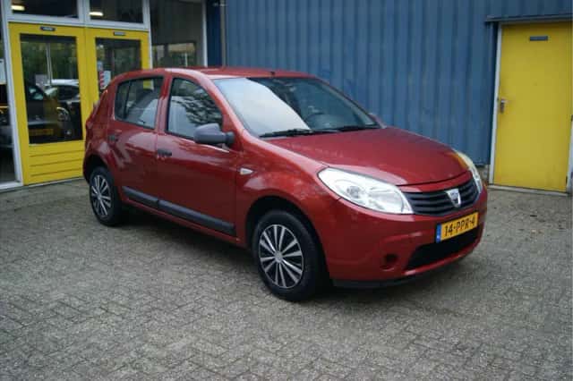 Dacia Sandero (2011) thumbnail 1