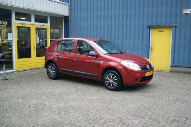 Dacia Sandero (2011) thumbnail 5
