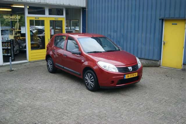 Dacia Sandero (2011) thumbnail 6
