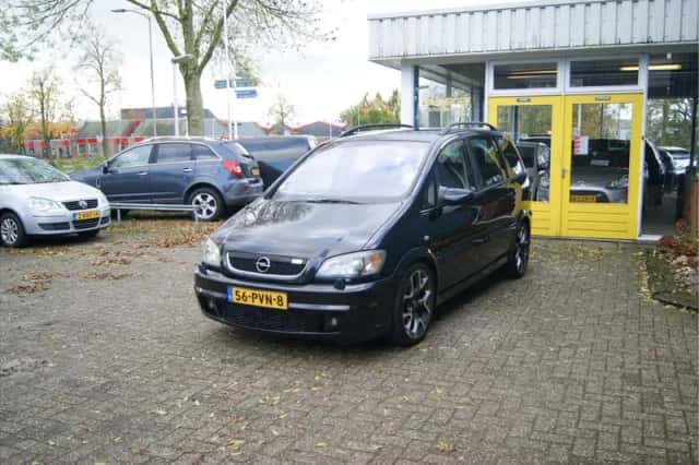 Opel Zafira (2005) thumbnail 3