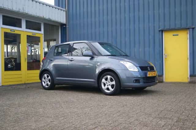 Suzuki Swift (2006) thumbnail 5