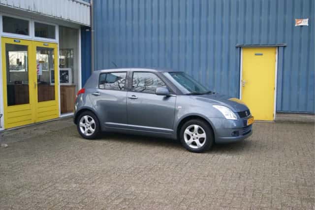 Suzuki Swift (2006) thumbnail 6