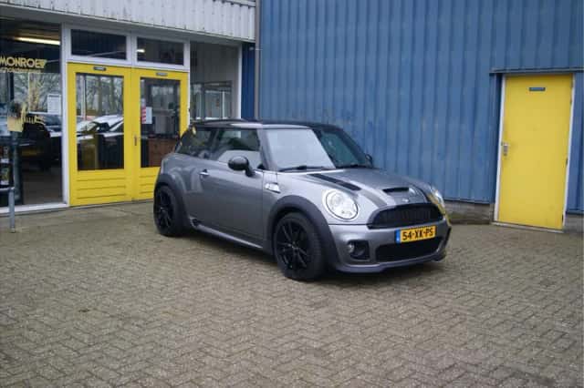 MINI Cooper S (2007) thumbnail 2