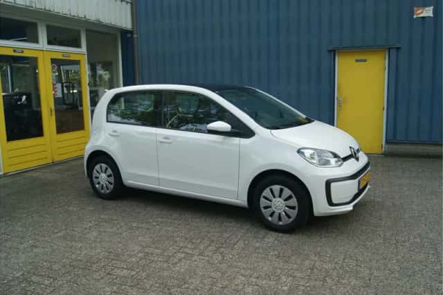 Volkswagen Up! (2018) thumbnail 1