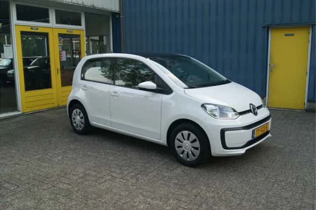 Volkswagen Up! (2018) thumbnail 2