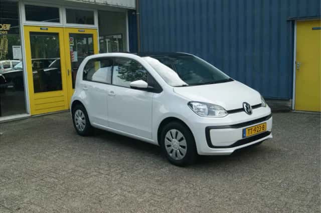 Volkswagen Up! (2018) thumbnail 3