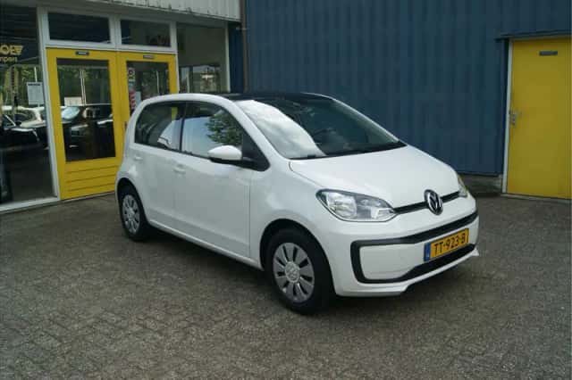 Volkswagen Up! (2018) thumbnail 5