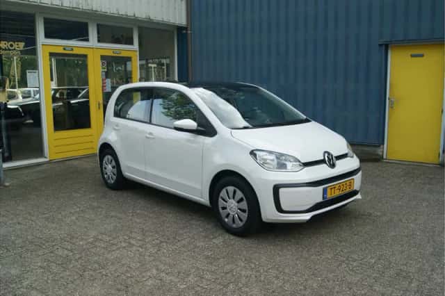 Volkswagen Up! (2018) thumbnail 6