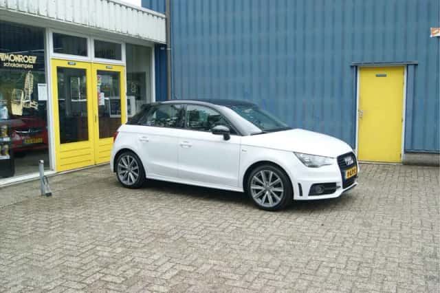 Audi A1 (2013) thumbnail 3