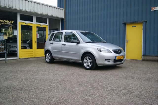 Mazda 2 (2005) thumbnail 5
