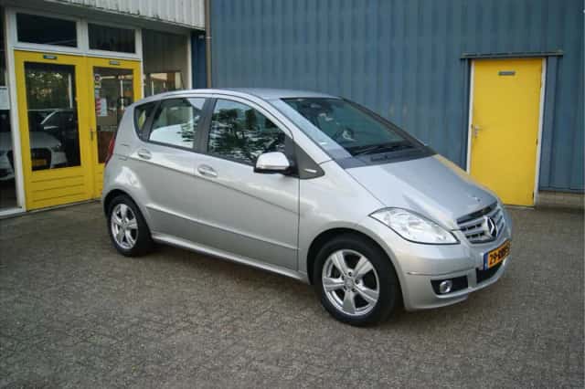 Mercedes-Benz A-Klasse (2011) thumbnail 1