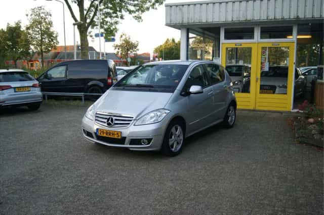 Mercedes-Benz A-Klasse (2011) thumbnail 3