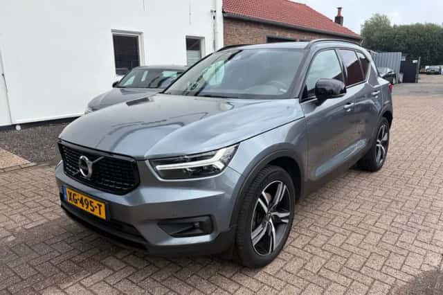 Volvo XC40 (2019) thumbnail 1