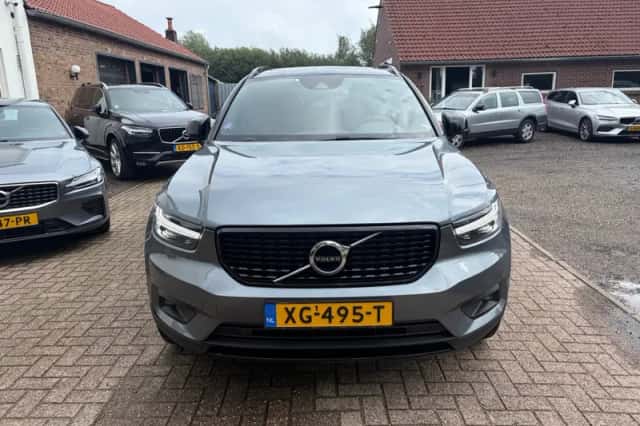 Volvo XC40 (2019) thumbnail 3