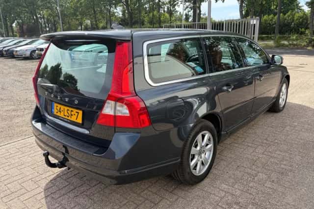 Volvo V70 (2010) thumbnail 4