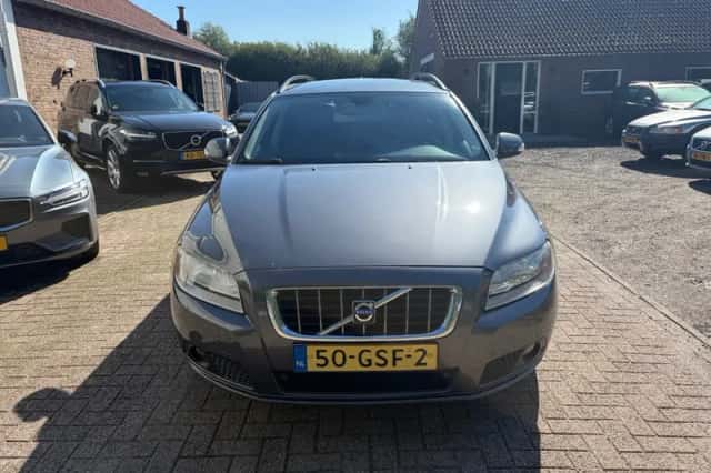 Volvo V70 (2008) thumbnail 3
