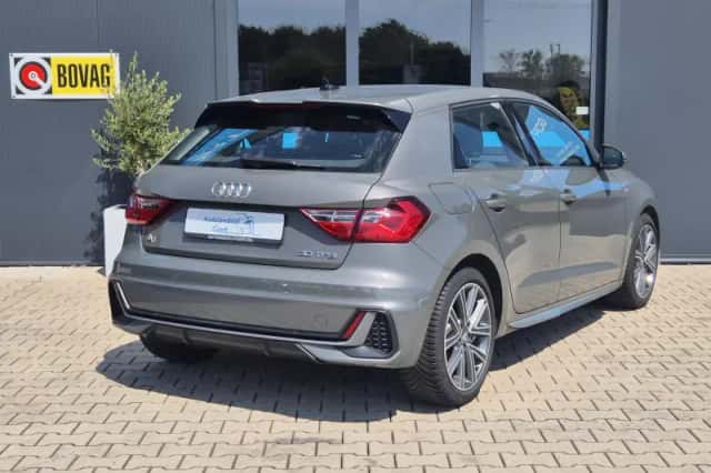 Audi A1 (2019) thumbnail 2
