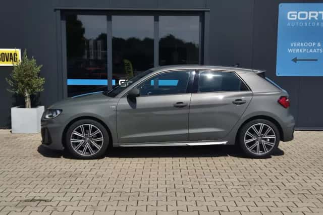 Audi A1 (2019) thumbnail 4