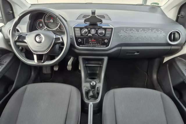 Volkswagen Up! (2017) thumbnail 5