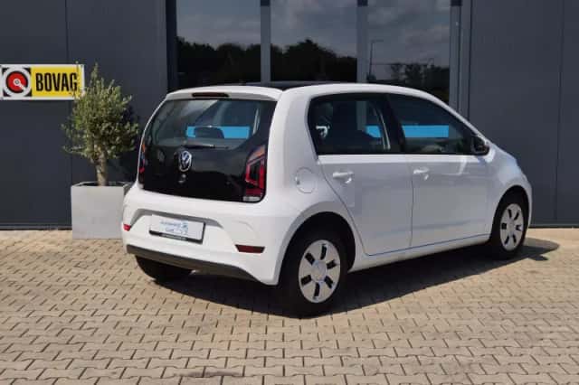 Volkswagen Up! (2020) thumbnail 2