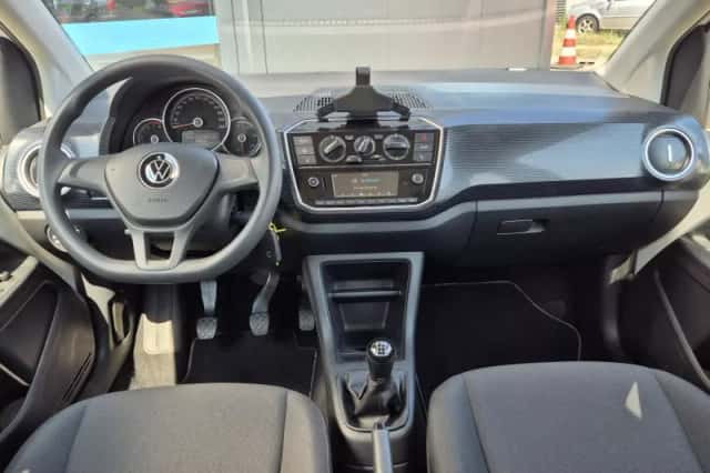 Volkswagen Up! (2020) thumbnail 5