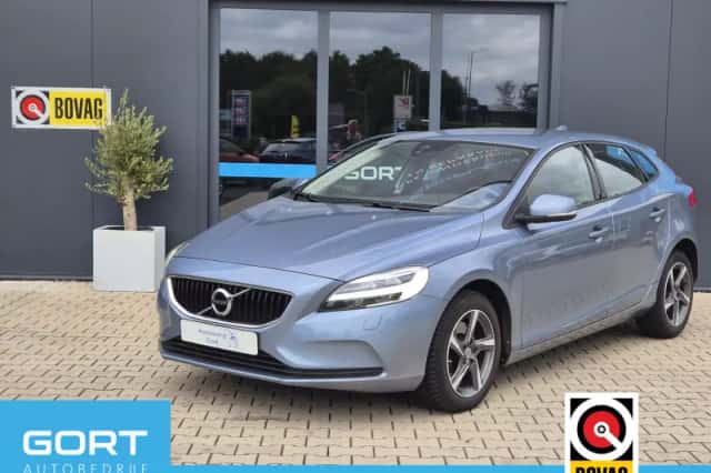 Volvo V40 (2017) thumbnail 1
