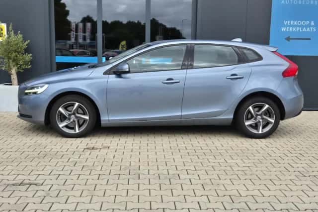 Volvo V40 (2017) thumbnail 3